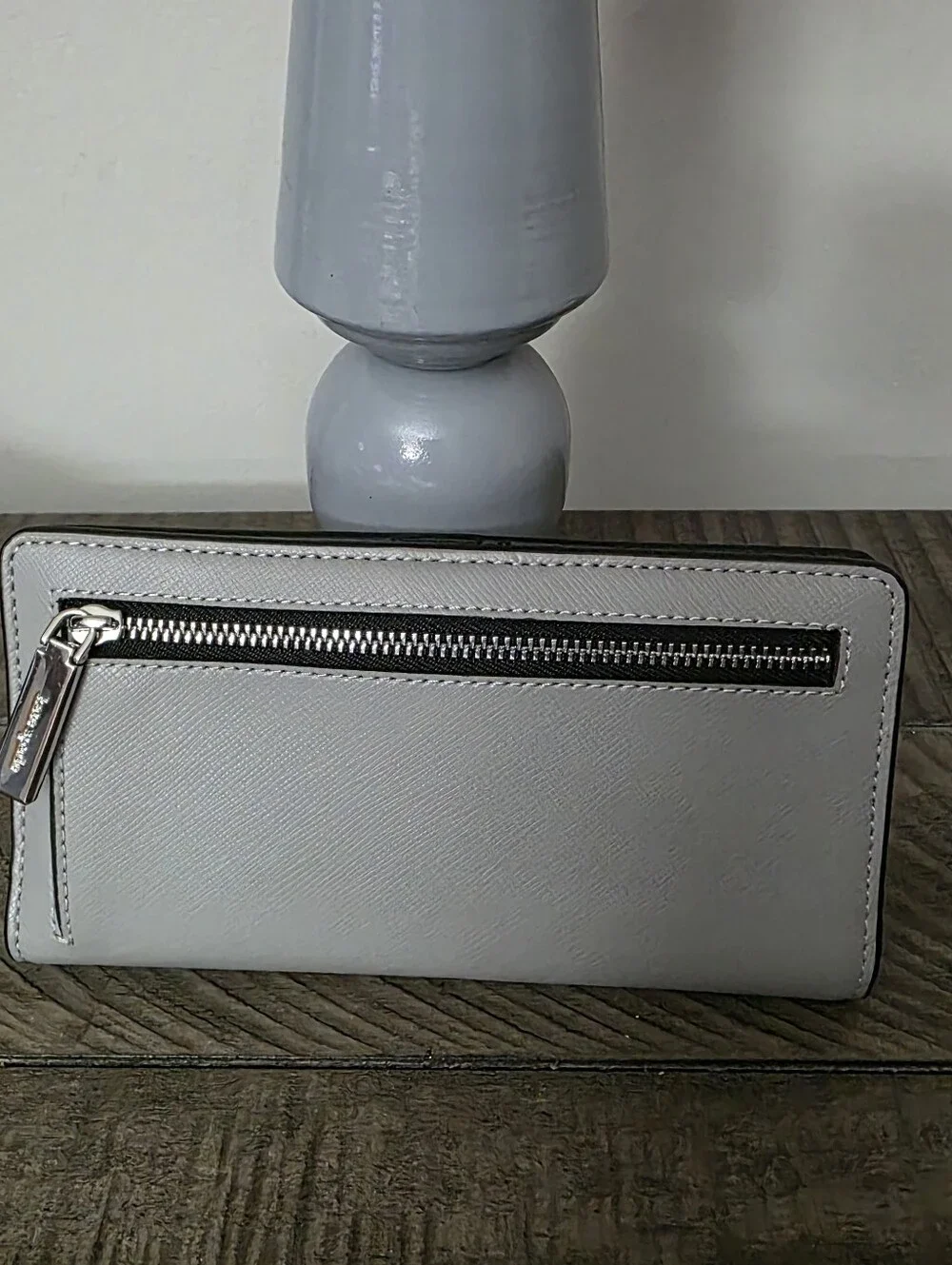 New Kate Spade large slim bifold Wallet Grey and White